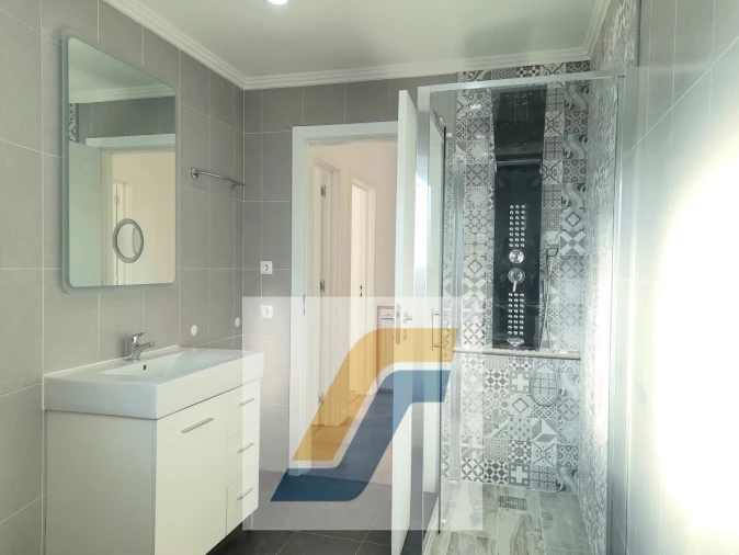 Moradia T4 para Venda em Ericeira Foto 38