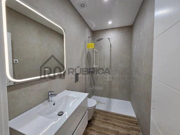 Moradia T3 para Venda em Loule (São Clemente)