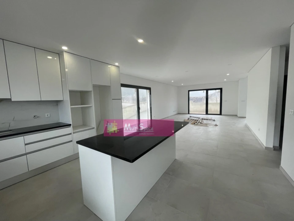 Moradia T3 para Venda em Nossa Senhora das Misericordias Foto 6