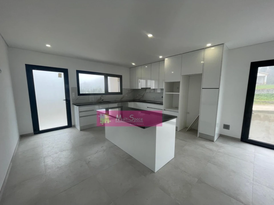 Moradia T3 para Venda em Nossa Senhora das Misericordias Foto 7