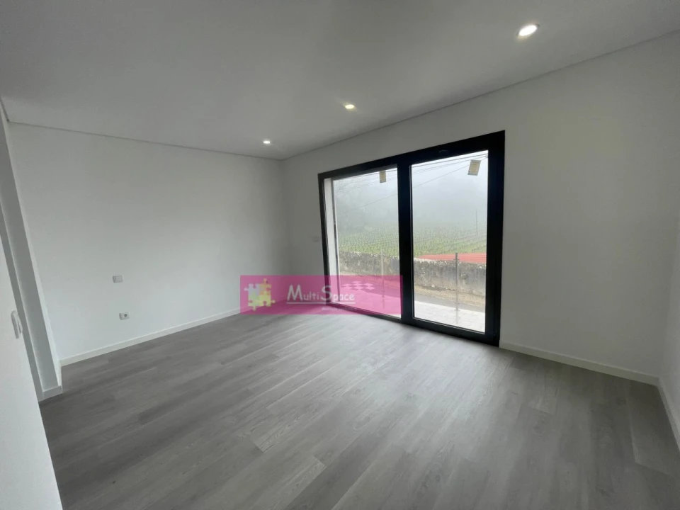 Moradia T3 para Venda em Nossa Senhora das Misericordias Foto 15