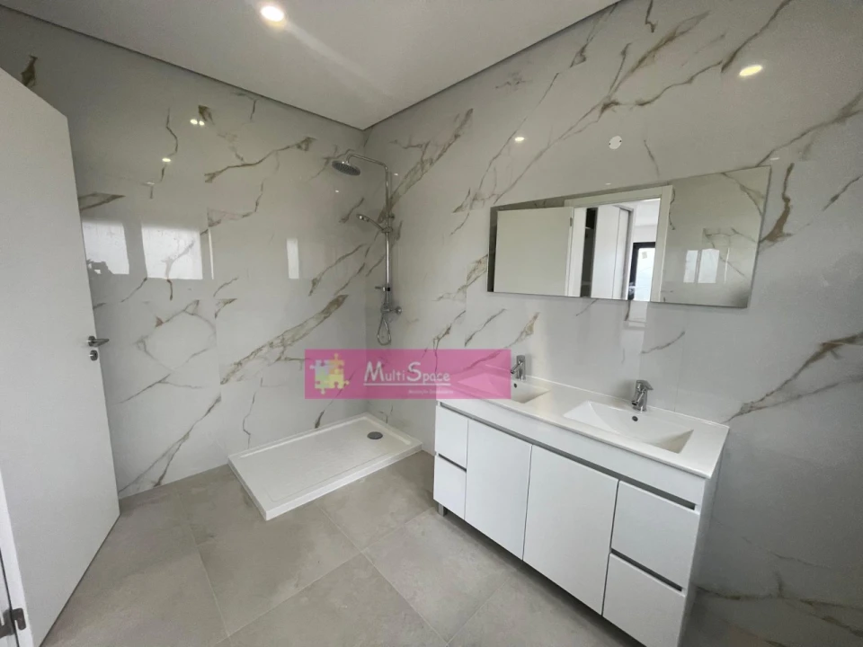 Moradia T3 para Venda em Nossa Senhora das Misericordias Foto 17