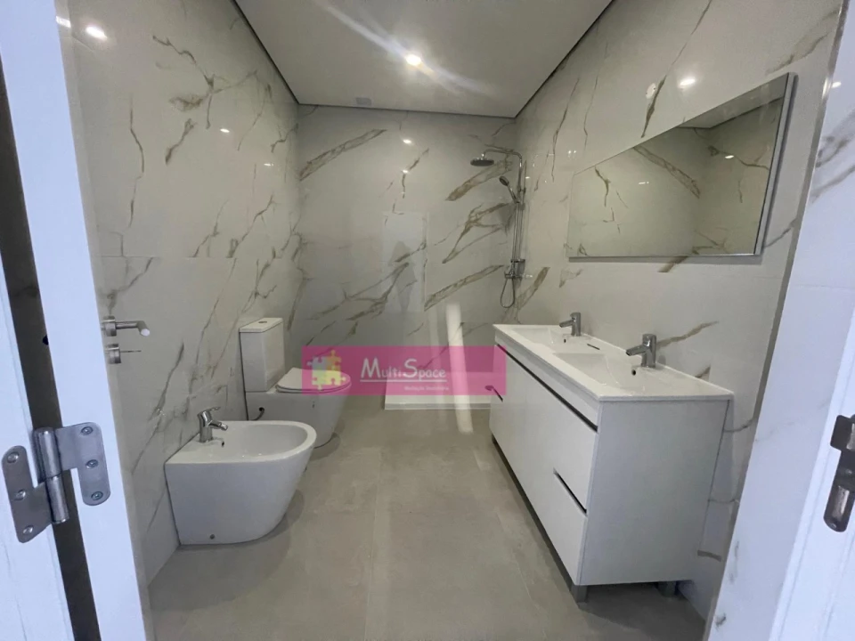 Moradia T3 para Venda em Nossa Senhora das Misericordias Foto 21