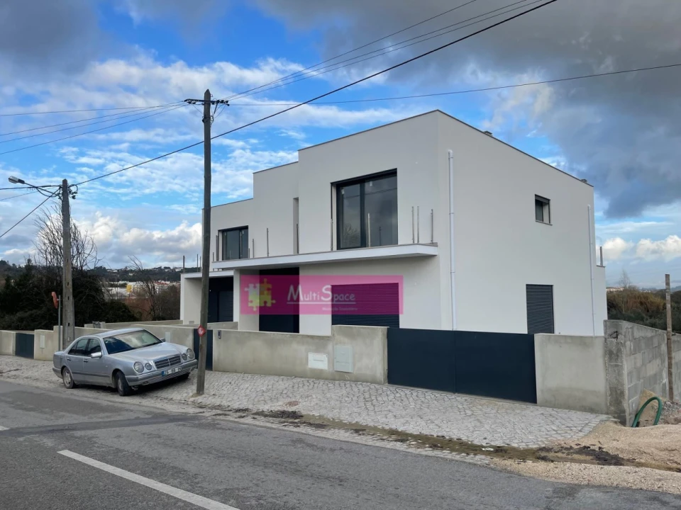 Moradia T3 para Venda em Nossa Senhora das Misericordias Foto 31