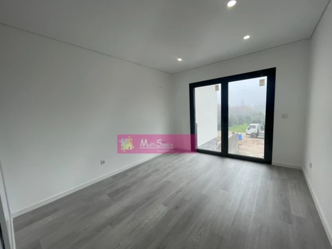 Moradia T3 para Venda em Nossa Senhora das Misericordias Foto 9