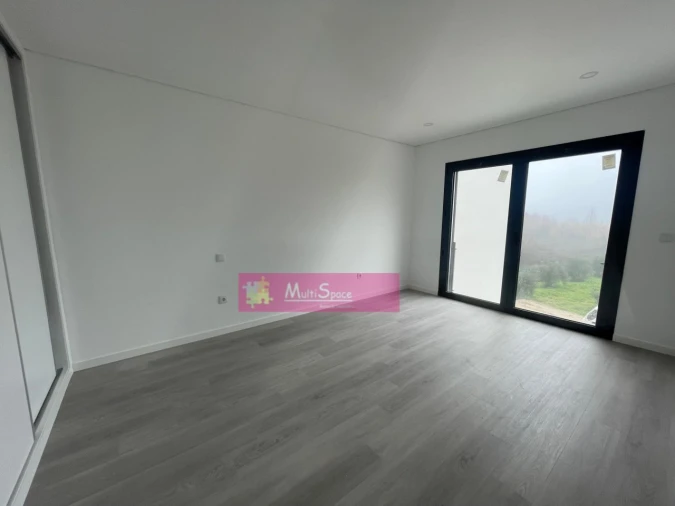 Moradia T3 para Venda em Nossa Senhora das Misericordias Foto 19