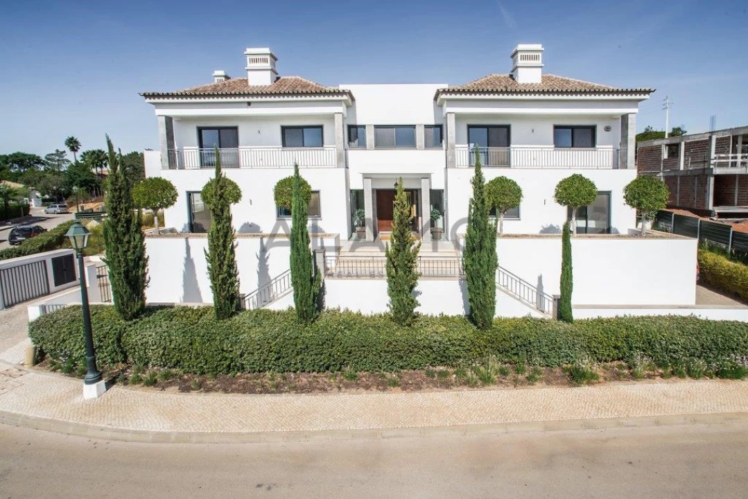 Moradia T6 para Venda em Almancil Foto 7