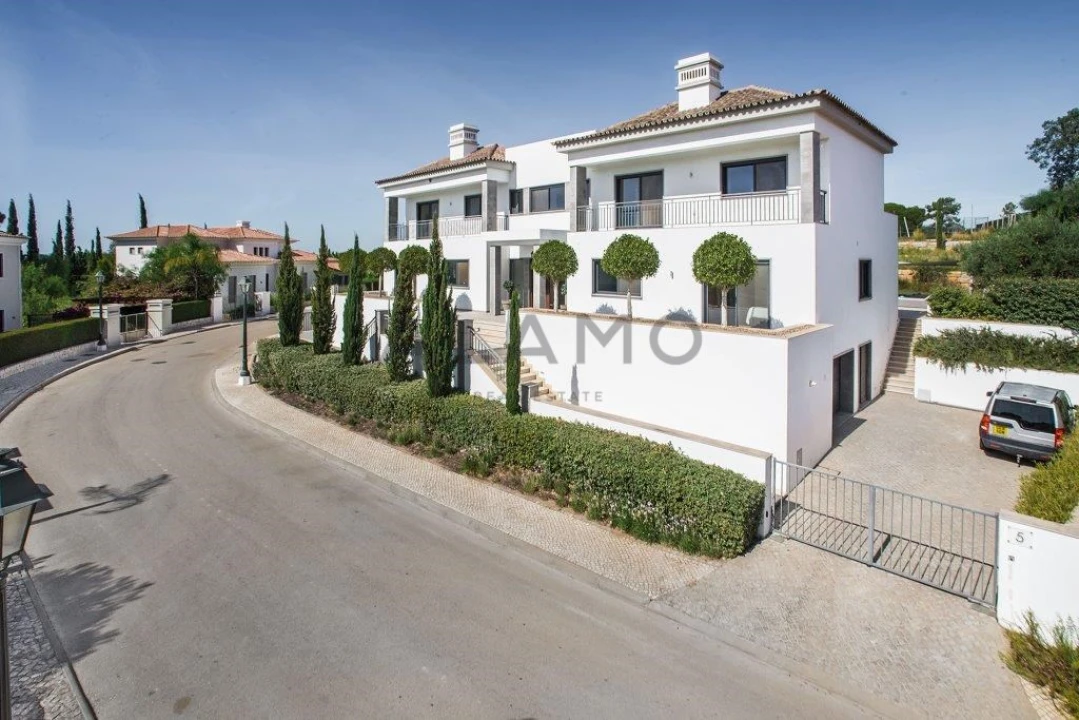 Moradia T6 para Venda em Almancil Foto 8