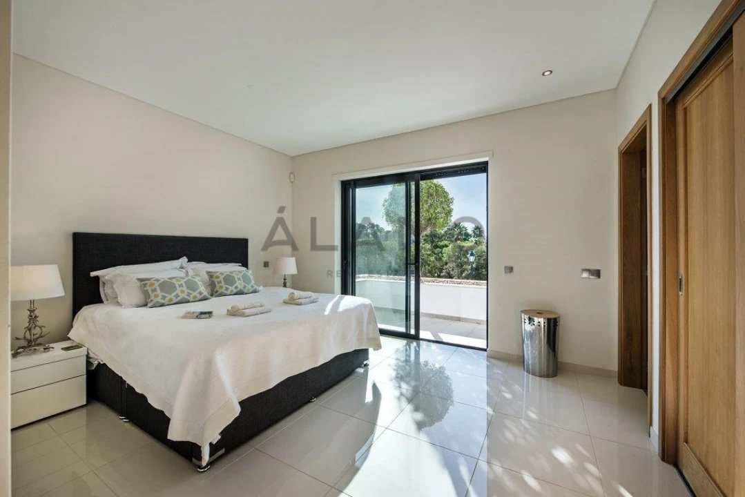 Moradia T6 para Venda em Almancil Foto 19