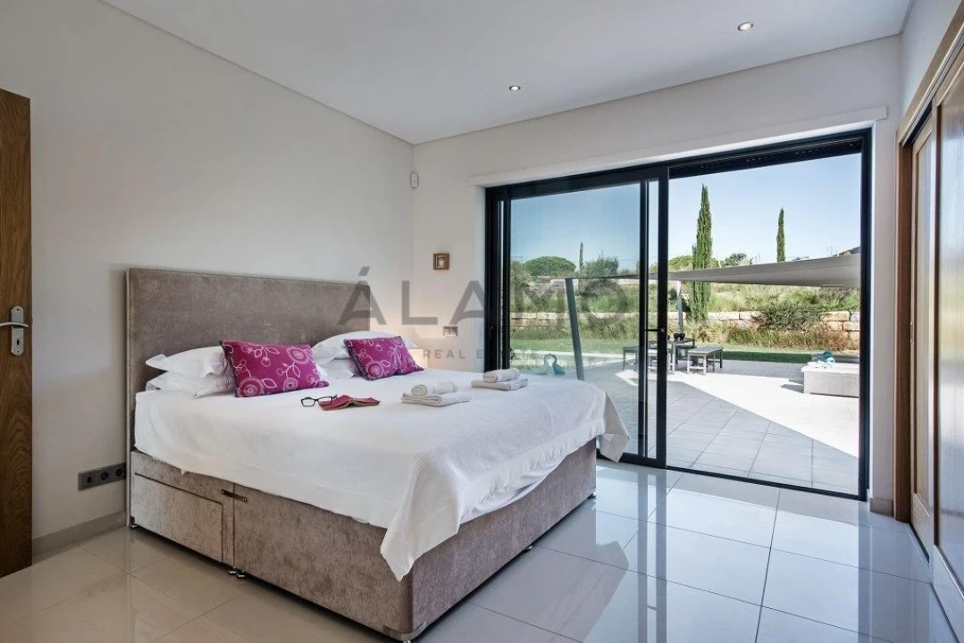 Moradia T6 para Venda em Almancil Foto 21