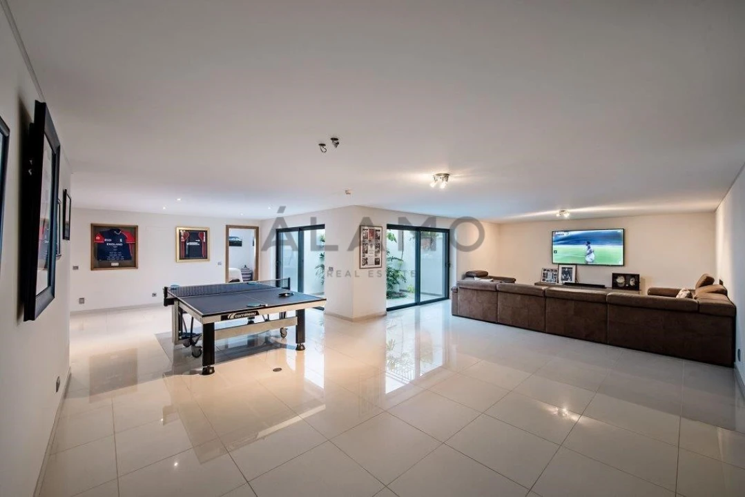 Moradia T6 para Venda em Almancil Foto 23