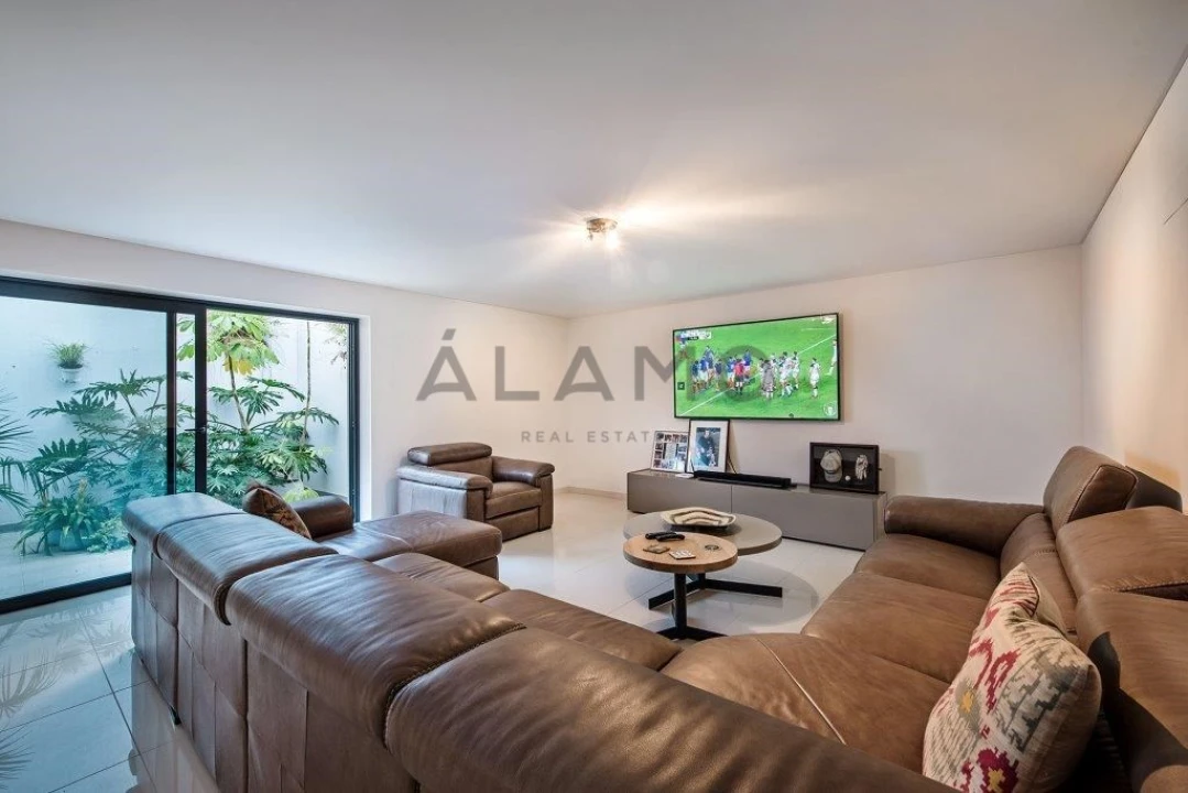 Moradia T6 para Venda em Almancil Foto 24