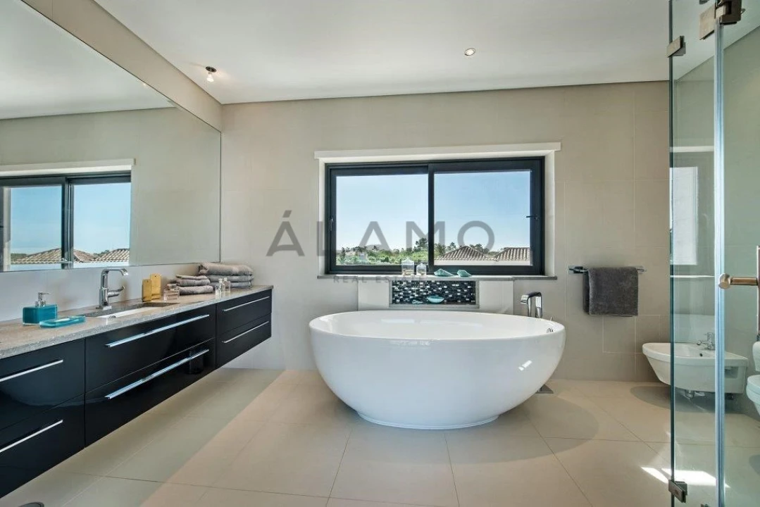 Moradia T6 para Venda em Almancil Foto 29