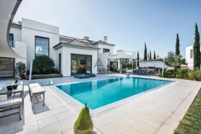 Moradia T6 para Venda em Almancil