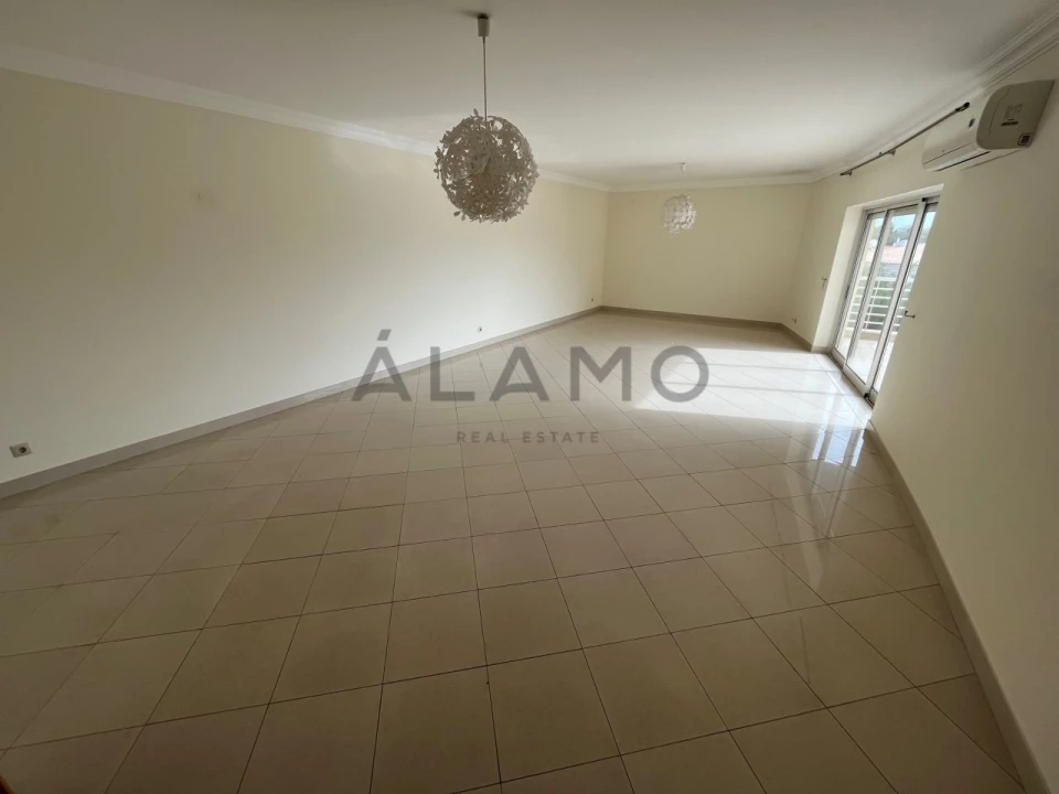 Apartamento T3 para Venda em Quarteira Foto 8