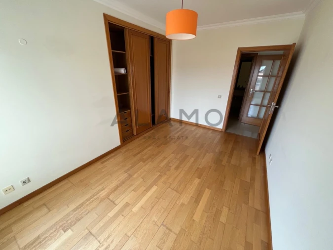 Apartamento T3 para Venda em Quarteira Foto 14