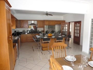 Moradia T7 para Venda em Quarteira