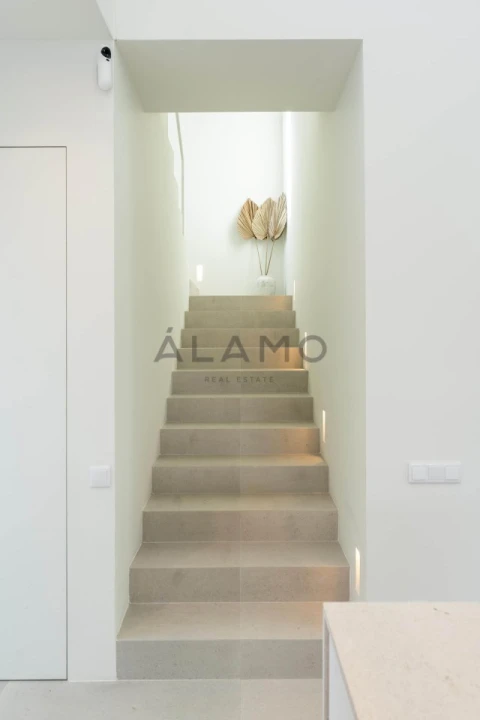 Moradia T3 para Venda em Santa Barbara de Nexe