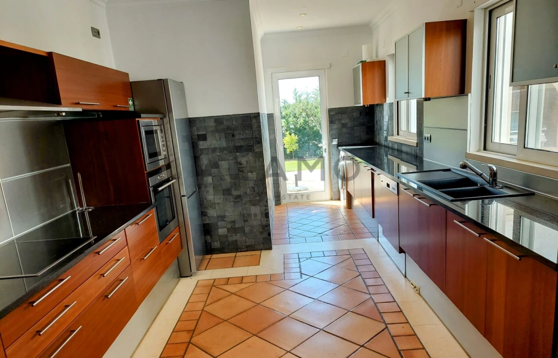 Moradia T5 para Venda em Almancil Foto 46