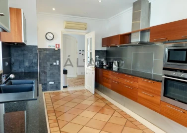 Moradia T5 para Venda em Almancil