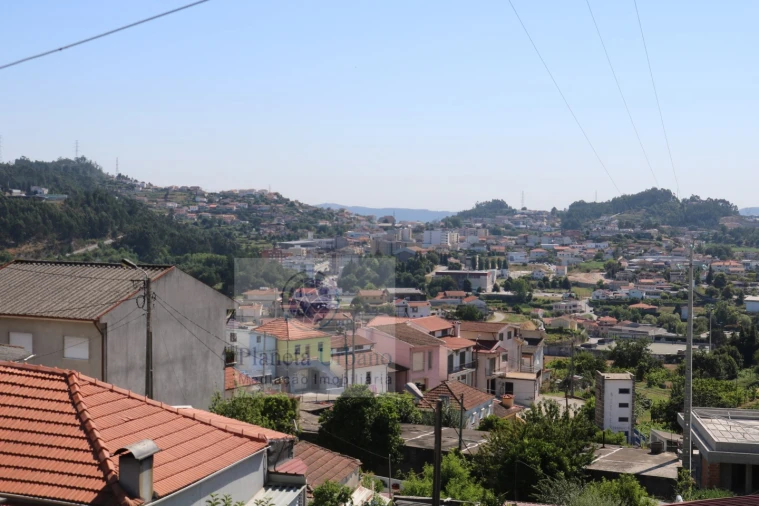 Terreno para Venda em Rebordosa Foto 2