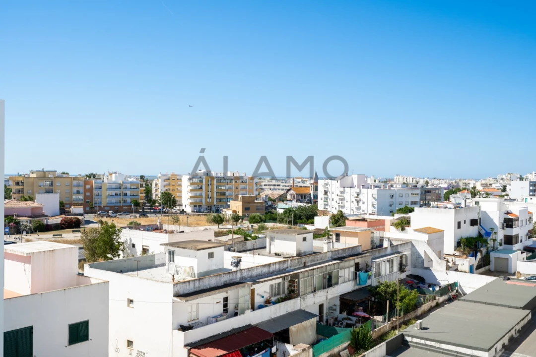 Apartamento T3 para Venda em Quelfes Foto 11