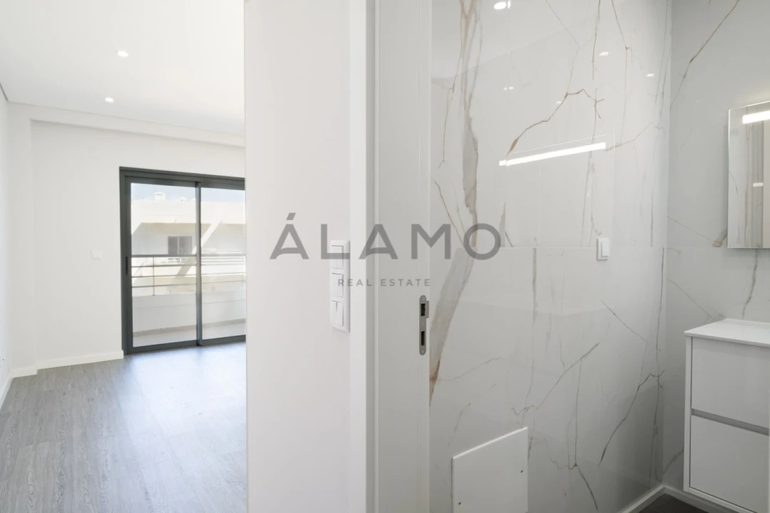 Apartamento T3 para Venda em Quelfes Foto 20