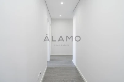 Apartamento T3 para Venda em Quelfes