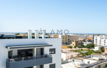 Apartamento T3 para Venda em Quelfes