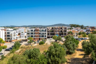 Apartamento T3 para Venda em Quelfes