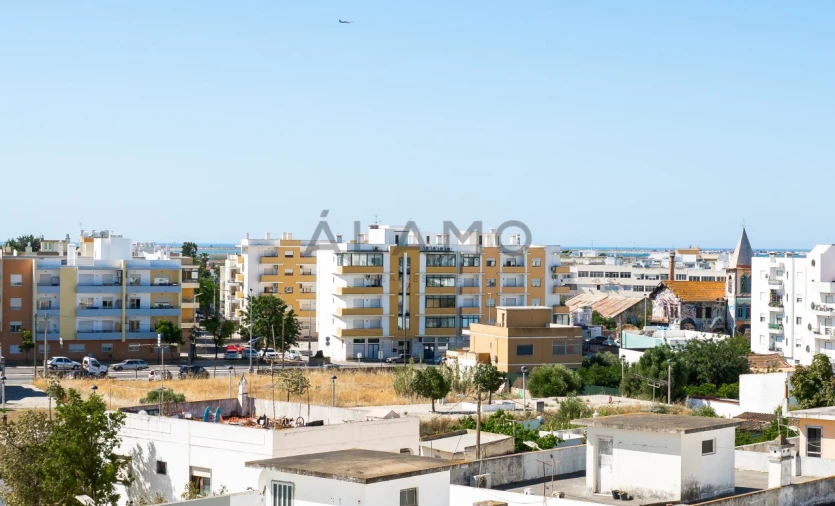 Apartamento T3 para Venda em Quelfes Foto 12
