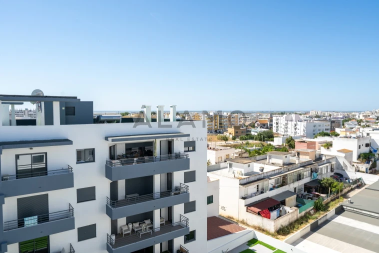 Apartamento T3 para Venda em Quelfes Foto 26