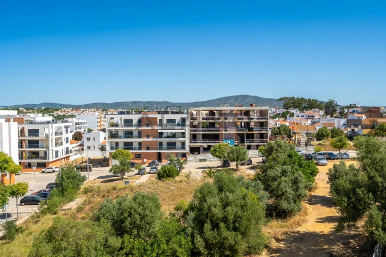Apartamento T3 para Venda em Quelfes Foto 28