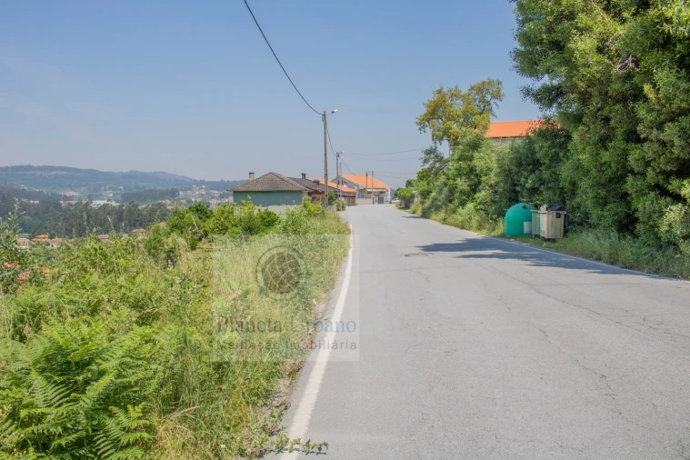 Terreno para Venda em Paço de Sousa