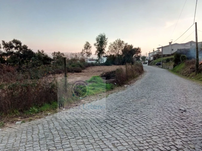 Terreno para Venda em Nevogilde Foto 1