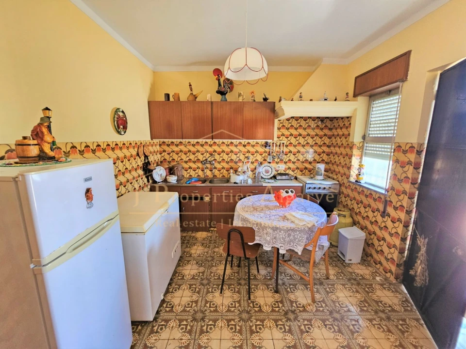 Apartamento T4 para Venda em Santa Barbara de Nexe Foto 8