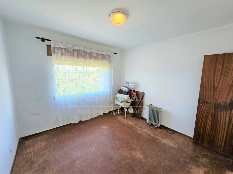 Apartamento T4 para Venda em Santa Barbara de Nexe Foto 11