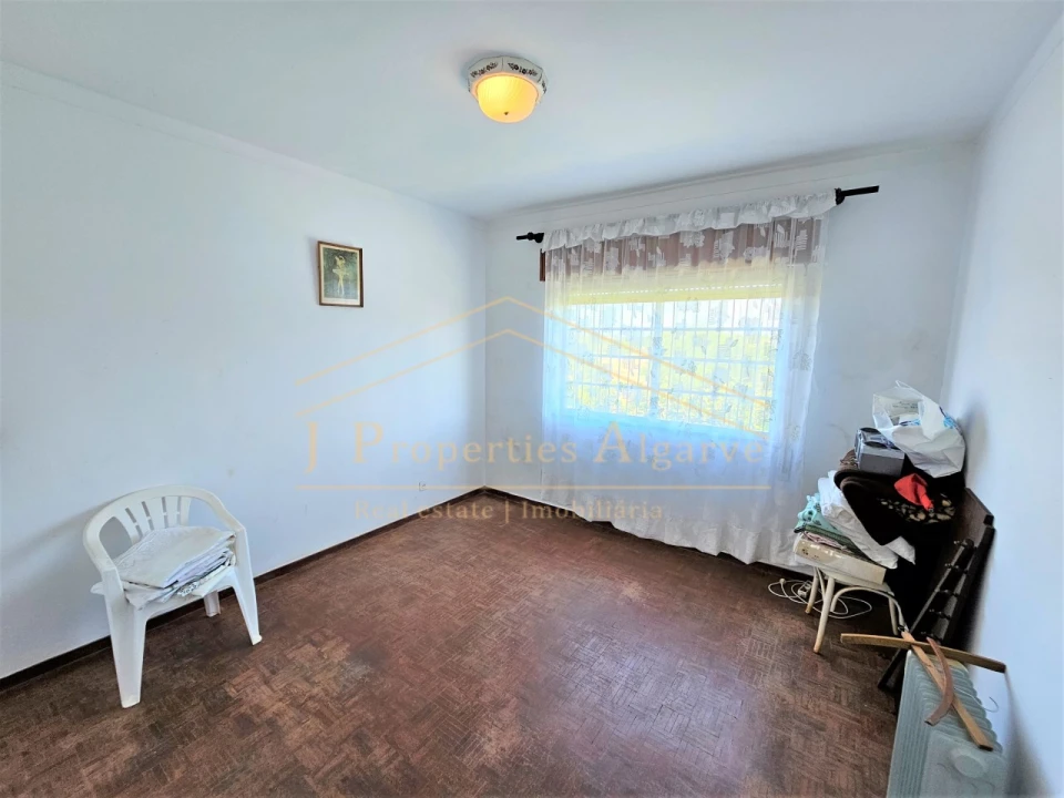 Apartamento T4 para Venda em Santa Barbara de Nexe Foto 12