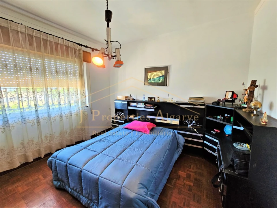 Apartamento T4 para Venda em Santa Barbara de Nexe Foto 14