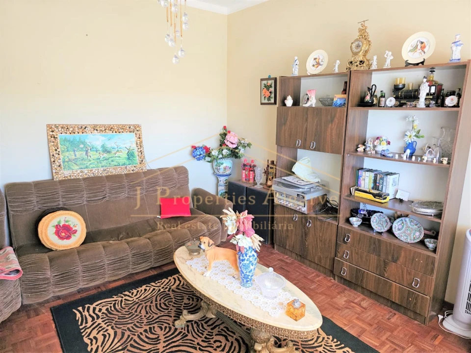 Apartamento T4 para Venda em Santa Barbara de Nexe Foto 17