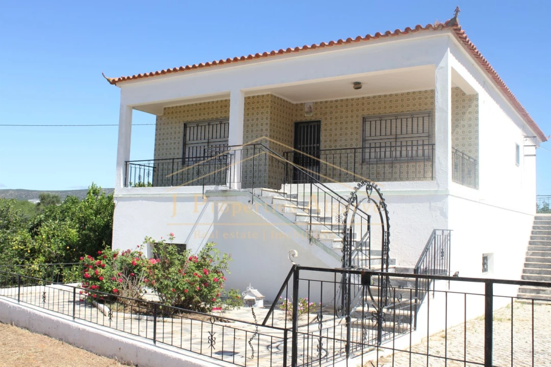 Apartamento T4 para Venda em Santa Barbara de Nexe Foto 4