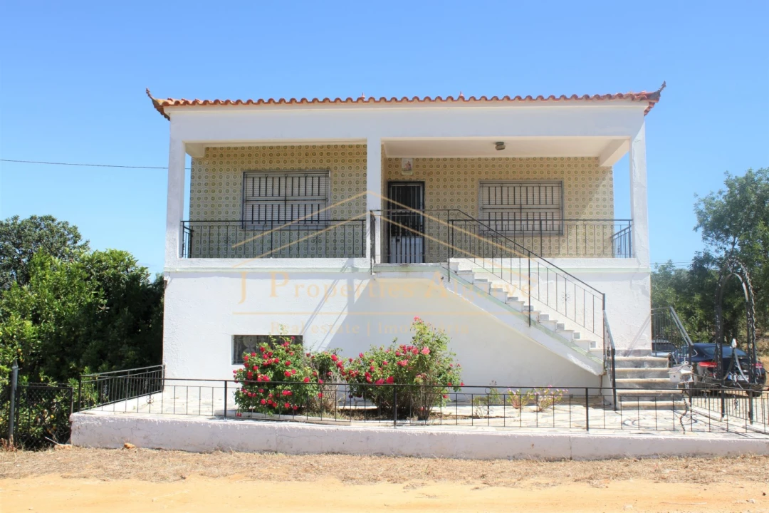 Apartamento T4 para Venda em Santa Barbara de Nexe Foto 1