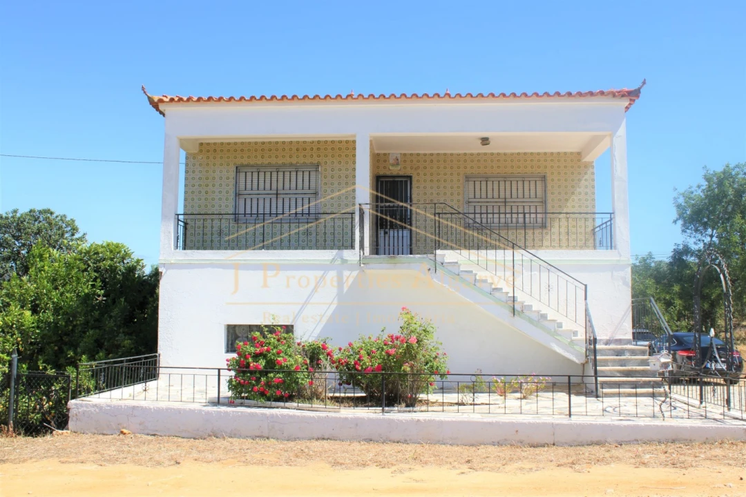 Apartamento T4 para Venda em Santa Barbara de Nexe Foto 29