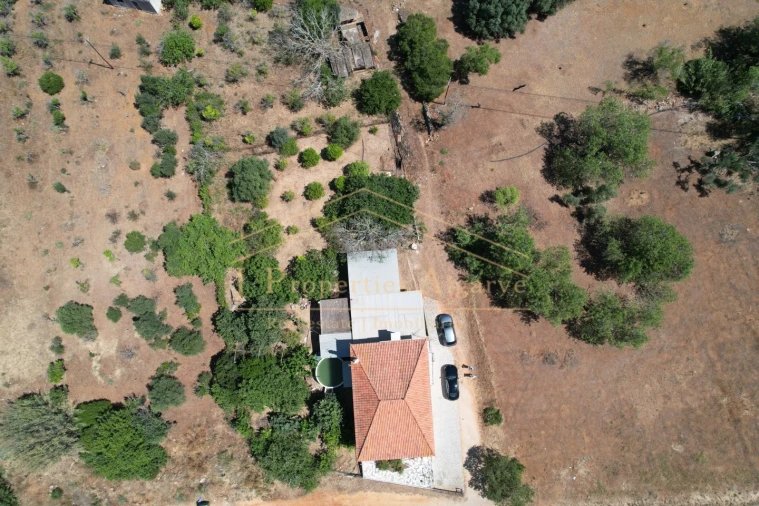 Apartamento T4 para Venda em Santa Barbara de Nexe Foto 5