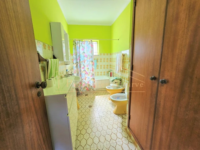 Apartamento T4 para Venda em Santa Barbara de Nexe Foto 13