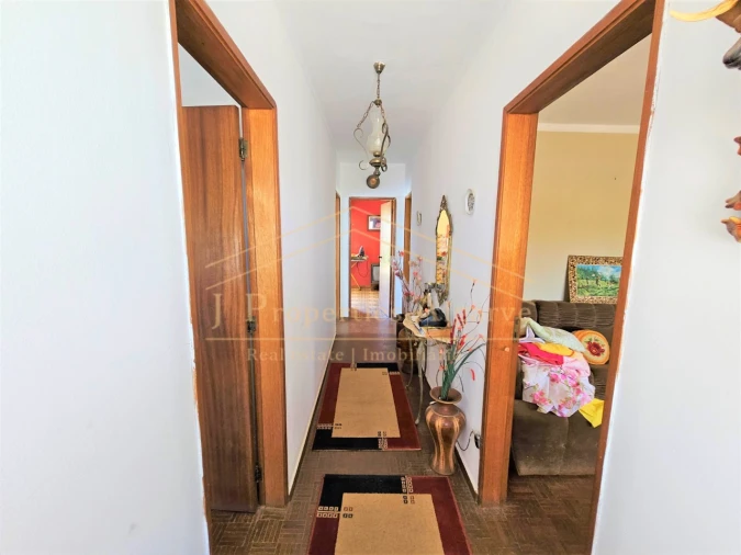 Apartamento T4 para Venda em Santa Barbara de Nexe Foto 16