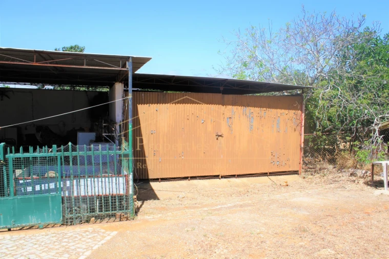 Apartamento T4 para Venda em Santa Barbara de Nexe Foto 25