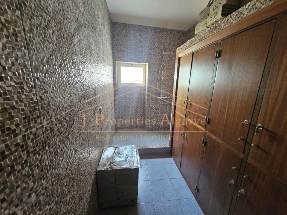 Armazém para Venda em Quarteira Foto 15