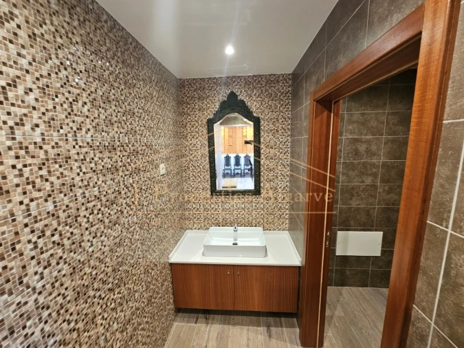 Armazém para Venda em Quarteira Foto 10