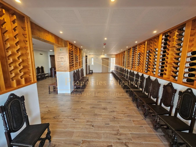 Armazém para Arrendamento em Quarteira Foto 2